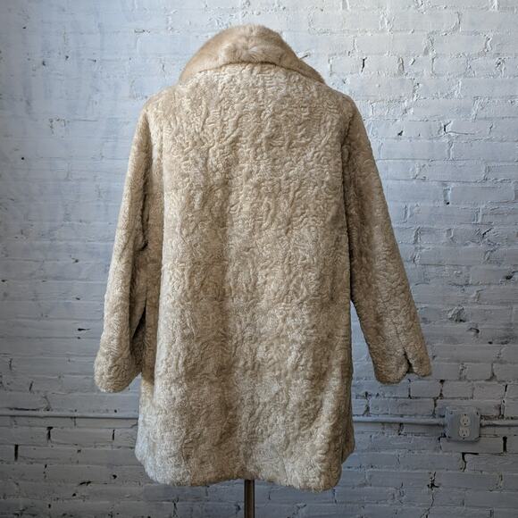 Vintage White Faux Fur Trench Coat Afghan Furry Mob Wife Boho Chic Carpet Jacket - Picture 5 of 10